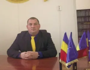 Un primar din Braşov, amendat cu 10.000 de lei, pentru că nu a emis titlurile de proprietate