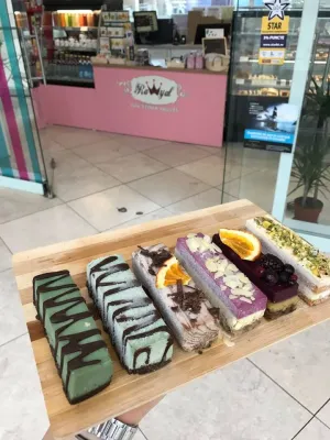 Lanţul de restaurante raw-vegane Rawyal vrea să se extindă la Braşov 