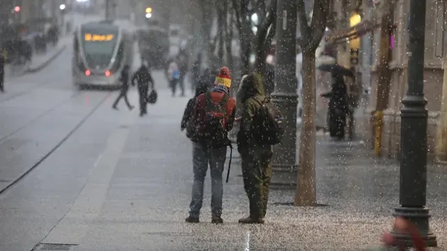 Fenomen rar la Ierusalim: ninge pentru prima dată după mulţi ani