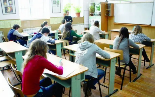 Ministrul Educaţiei: În prezent, tinerii sunt interesaţi de meserii care să aducă instant bani