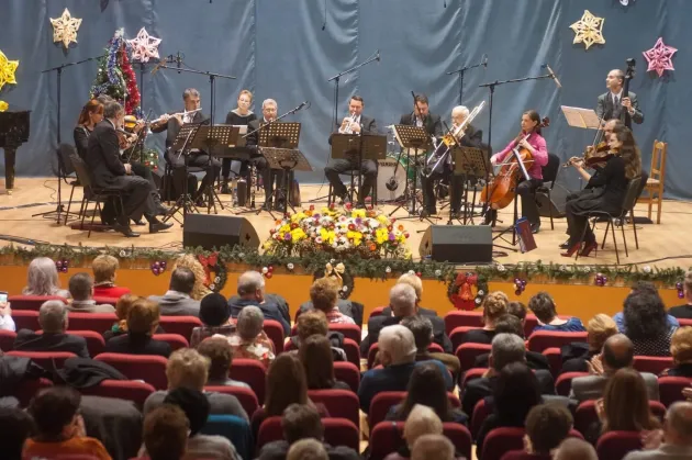 Sărbători de iarnă, spectacole extraordinare şi alte evenimente la Căminele Culturale