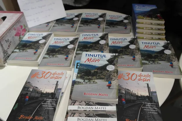 „Ţinutul dintre mări”, văzut pe bicicletă şi transpus într-o carte