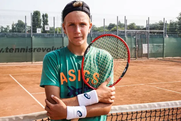 România are un tenismen în semifinale la Melbourne, Filip Jianu
