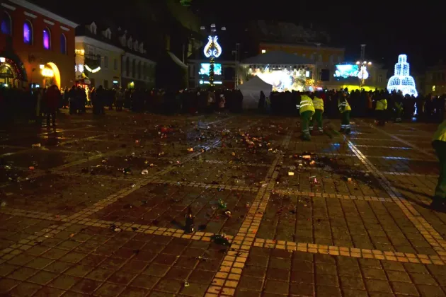 Revelionul la Braşov: multă bucurie şi multe... mizerii