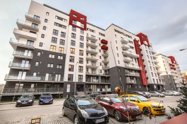 Ce s-a întâmplat de fapt pe strada Ioan Popasu, unde două scări de bloc au fost evacuate noaptea trecută