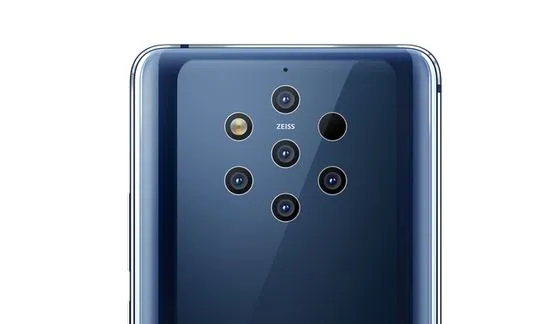 Primul telefon cu cinci camere foto