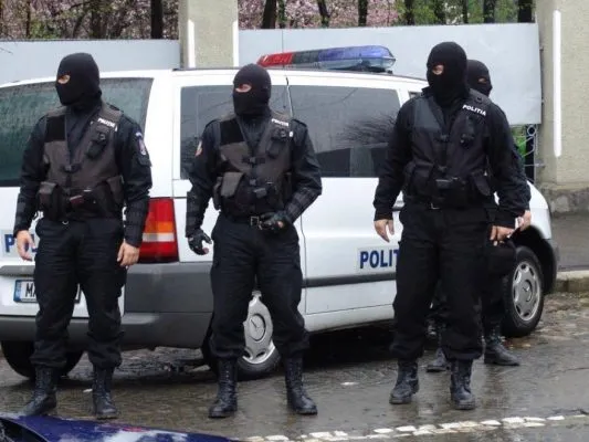 Bărbat din Şinca, ridicat sub escortă pentru a fi trimis în Austria