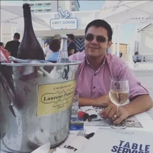 Fiul premierului Dăncilă se relaxează în Caraibe
