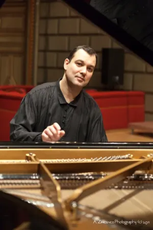 Recital Nicolae Dumitru, marţi, la Filarmonică
