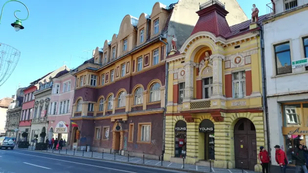 Fostul sediu administrativ al Aro Palace de pe strada Mureşenilor, transformat în hotel?