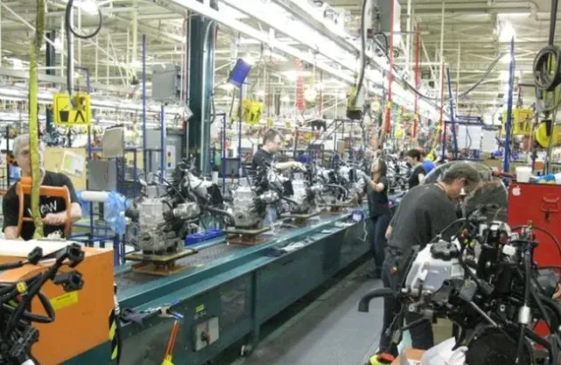 Compania din Braşov care produce pentru Tesla, Maserati şi BMW