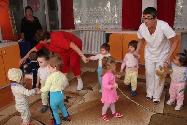 Se caută cinci angajaţi pentru creşele braşovene de stat