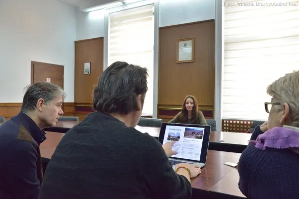 Târgul de Crăciun şi bradul din Piaţa Sfatului, promovate în „Wild Carpathia 5”
