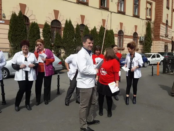 Medicii de la Spitalul de Pneumoftiziologie au marcat în stradă Ziua Mondială de Luptă Împotriva Tuberculozei
