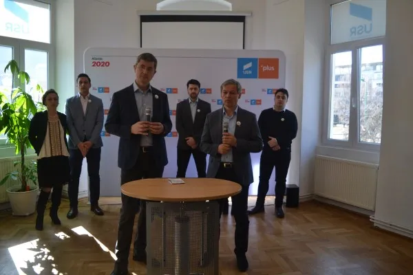 Dacian Cioloş şi Dan Barna s-au întâlnit, ieri, cu alegătorii din Braşov   