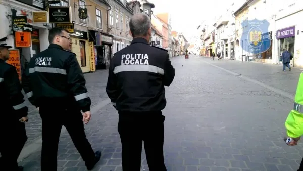 Surprins de poliţiştii locali în timp ce-şi făcea nevoile în Livada Poştei