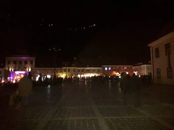 Centrul Braşovului s-a cufundat în întuneric, în Ora Pământului