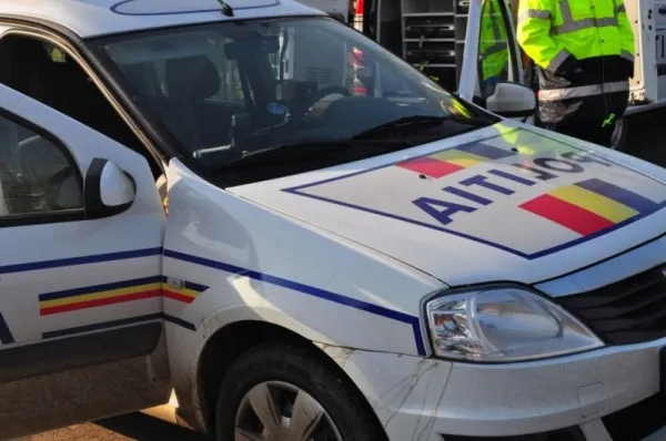 Hoți cu preferințe: Au furat din mașină, dar în sediul unei firme doar au răvășit actele