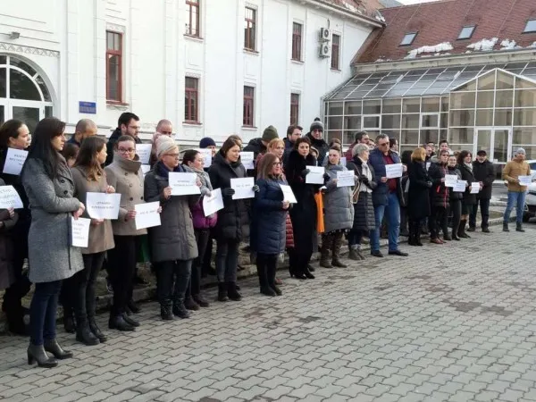 Trei judecători din Braşov pe lista şefilor de instanţe care condamnă protestele magistraţilor