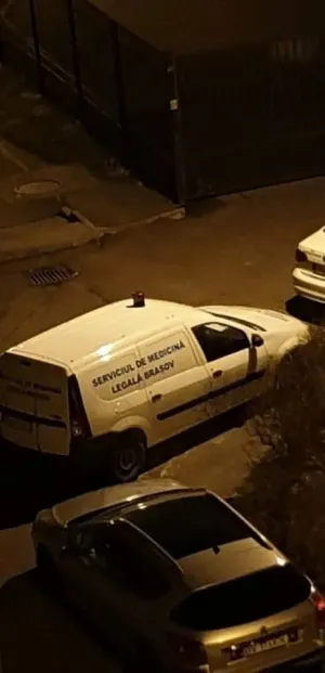 Tânăr găsit spânzurat într-un apartament din Noua