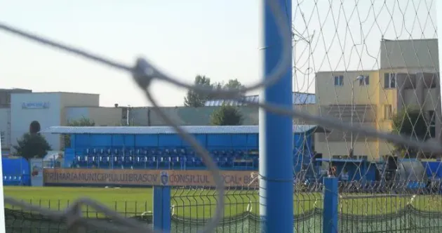 Primăria Braşov şi FRF vor semna asocierea pentru terenul sintetic de fotbal de pe Stadionul Carpaţi 