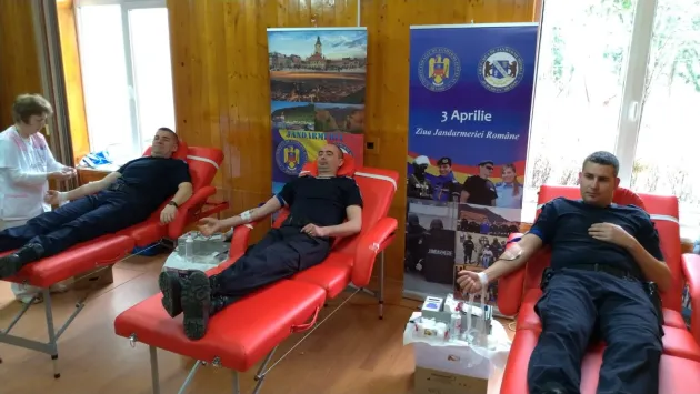 „Sânge pentru viaţă” de la 60 de jandarmi din Braşov