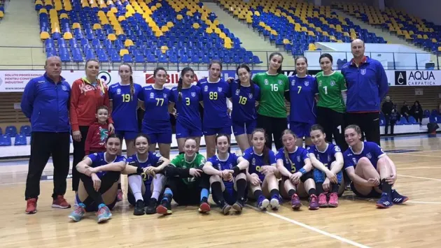 Cinci junioare de la Corona, convocate pentru Trofeul Carpaţi