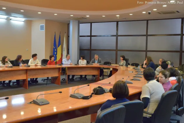 Elevii din România, „înghesuiţi” câte 30 sau 40 într-o sală de clasă