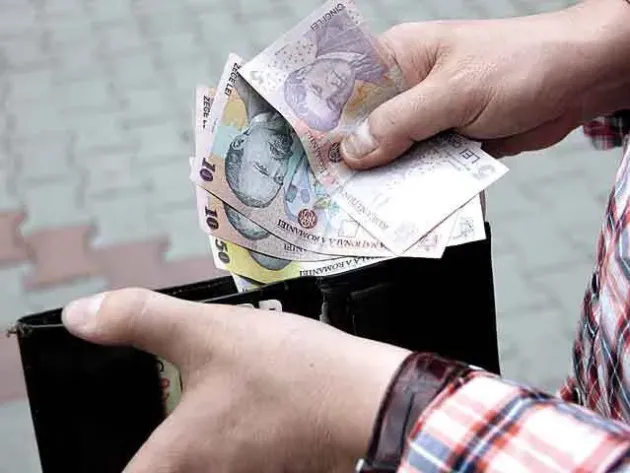 Salariile au crescut cu 25% în ultimii doi ani. Cel mai mult se câştigă în IT, rafinare şi bănci