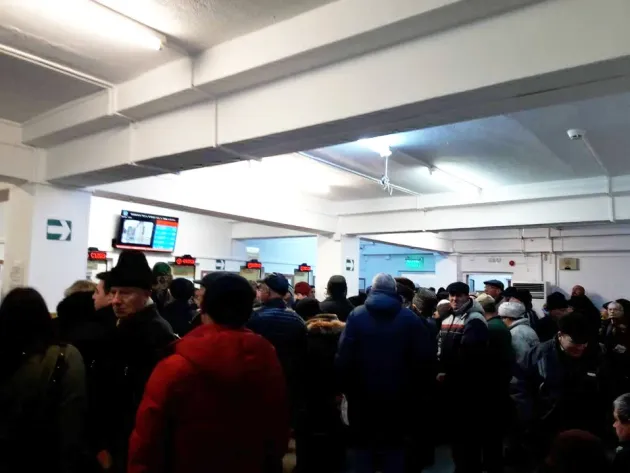 Au reapărut cozile la Direcţia Fiscală