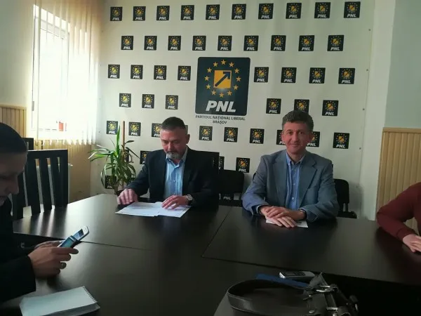 Candidaţii PNL pentru Parlamentul European se vor întâlni duminică cu braşovenii 