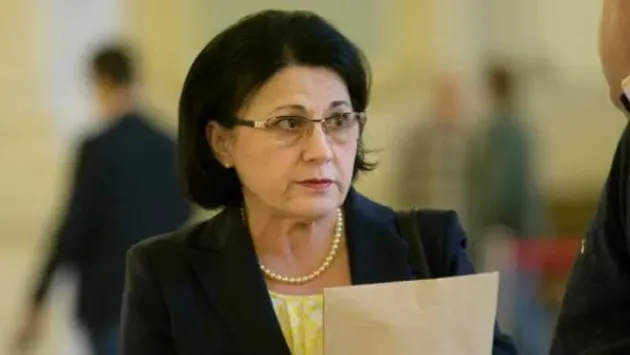 Peste 1.000 de clase de liceu ar urma să dispară