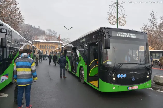 Licitaţia pentru cele 52 de autobuze electrice, amânată cu trei săptămâni 