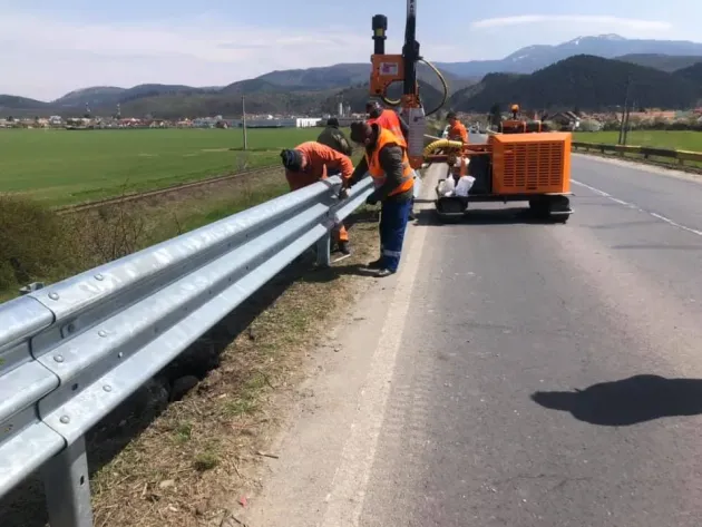 Parapete noi pe DN73A, între Râşnov şi Zărneşti