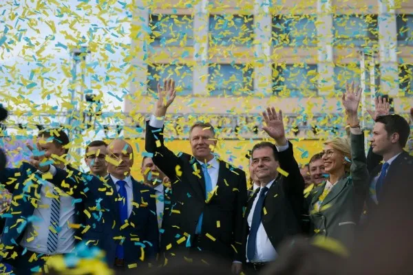 Klaus Iohannis: „Pe 26 mai, mergem la vot să arătăm lumii că suntem un neam de oameni cinstiţi, nu de hoţi!”