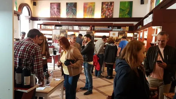 „Adoptă un ţăran”... cu gust. Îl poţi găsi zilnic, la Okianoteca