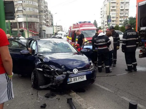 I s-a făcut rău la volan şi a provocat un accident, în sensul giratoriu de la Făget