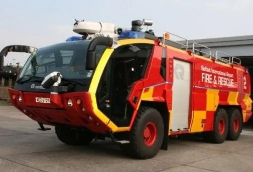Consiliul Judeţean Braşov a semnat contractul pentru cumpărarea a două autospeciale de pompieri pentru aeroport 