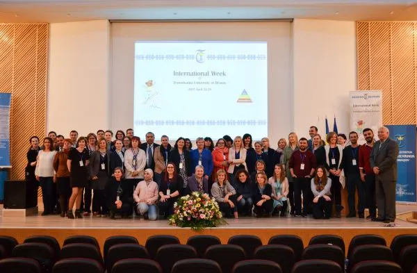 O săptămână internaţională, la Universitatea Transilvania din Braşov