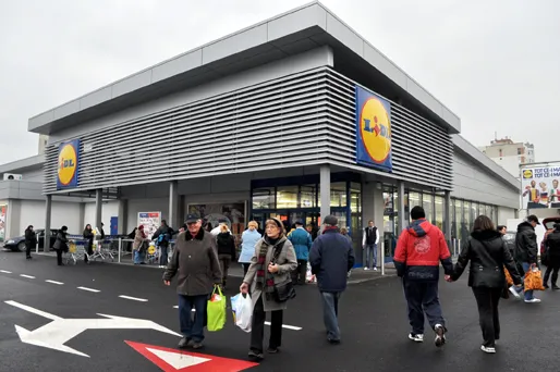 Nemţii de la Lidl deschid azi un magazin la Zărneşti şi pregătesc încă trei deschideri în municipiul Braşov