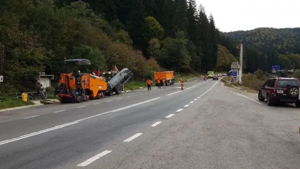 Carosabilul de pe DN 1 intră în reparaţii capitale, în zona Predealului. Pe celelalte şosele din judeţ va începe marea „plombare”