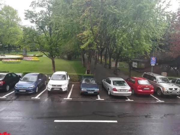 P&P Brașov, o firmă din Bărcuț și una din Crizbav, pe lista ofertanților pentru concesionarea locurilor de parcare din Brașov