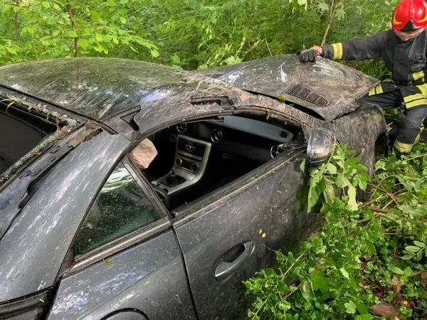 O şoferiţă băută a făcut prăpăd în calea ei, în drum spre Poiana Braşov