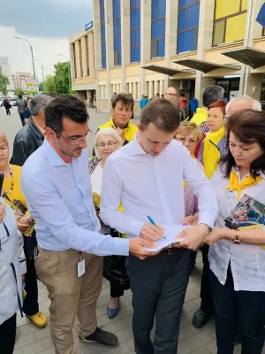 Siegfried Mureşan a semnat pentru „Vrem o gară ca afară”