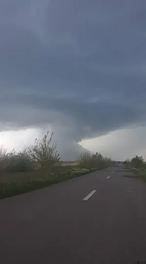 Fenomenele meteo extrem continuă în România