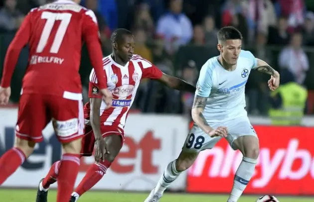 Sepsi, cu mulţi jucători deja în vacanţă, joacă în duelul codaşelor