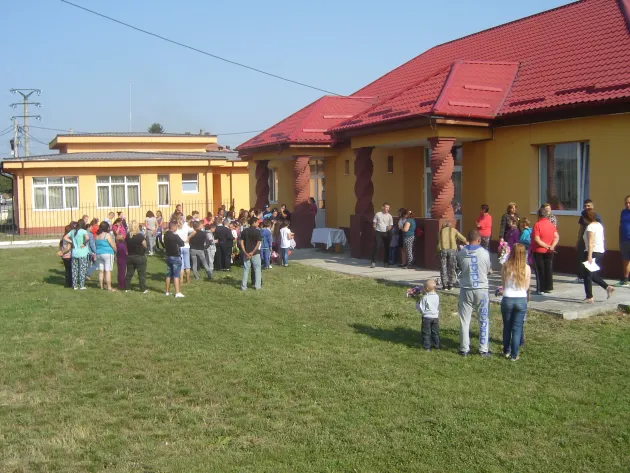 Dezvoltarea sistemului de alimentare cu apă potabilă şi canalizare în satul Reconstrucţia