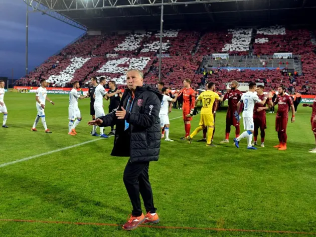 Becali l-a felicitat pe Dan Petrescu pentru titlu