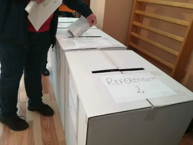 EXIT- POLL la ieşirea de la urne: PSD şi PNL, la egalitate, 25,8%