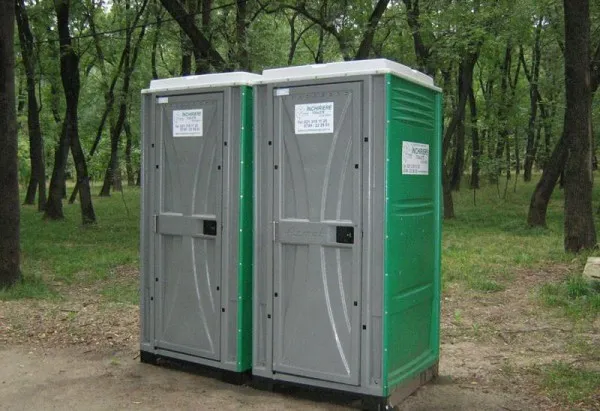 Şi o toaletă ecologică poate fi „bună la casa omului”